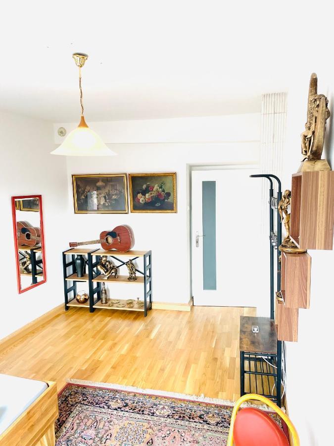 Room In City Center Near U6,U3 And Westbahnhof Wenen Buitenkant foto