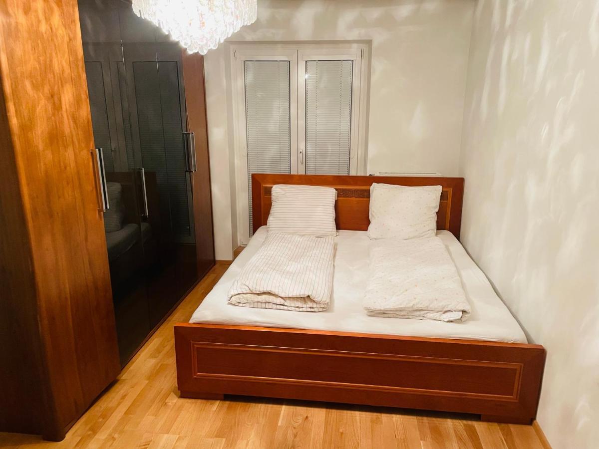 Room In City Center Near U6,U3 And Westbahnhof Wenen Buitenkant foto