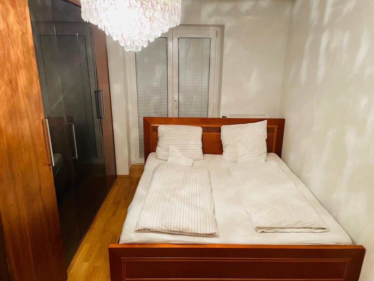 Room In City Center Near U6,U3 And Westbahnhof Wenen Buitenkant foto