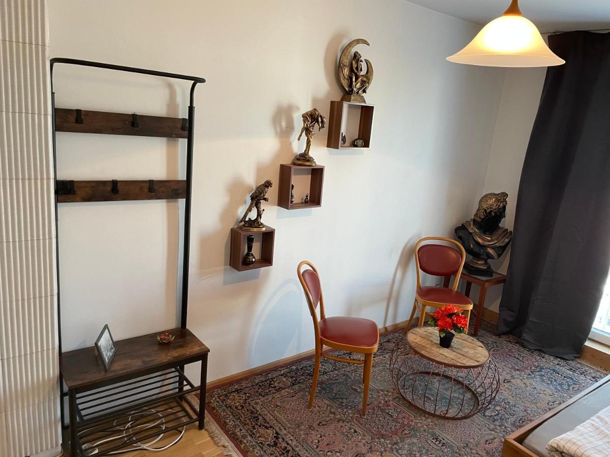 Room In City Center Near U6,U3 And Westbahnhof Wenen Buitenkant foto