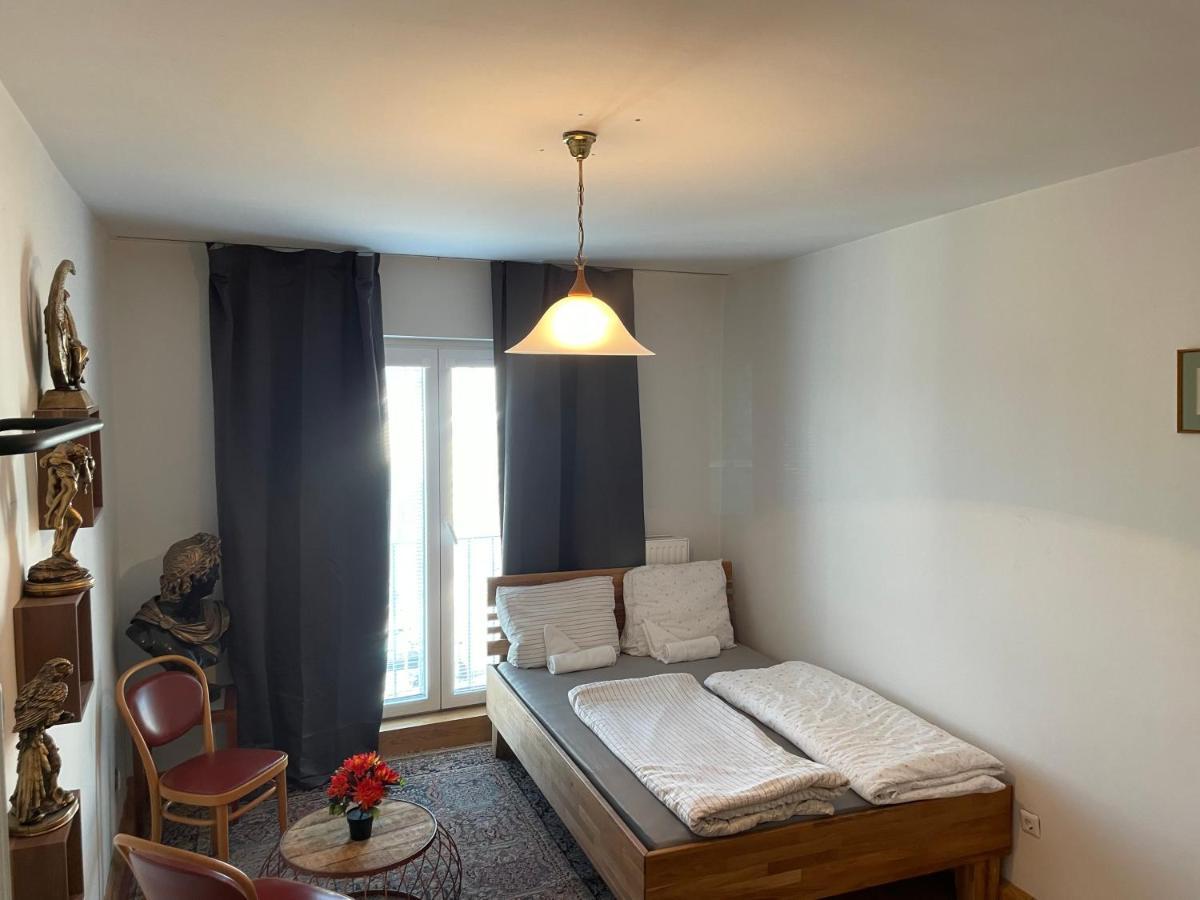 Room In City Center Near U6,U3 And Westbahnhof Wenen Buitenkant foto